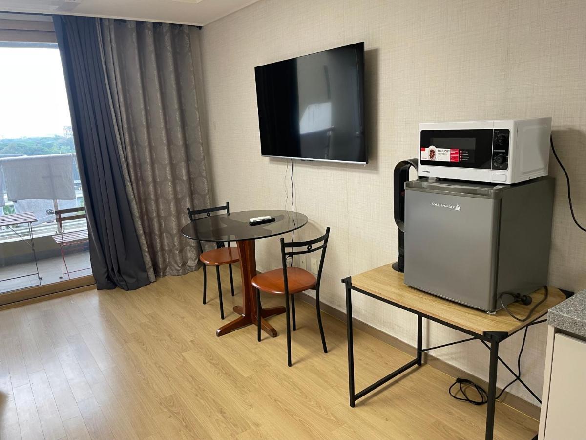 Spacious Luxury Condo W/ Kitchen Beside Hilton Clark D'Heights Mabalacat Екстериор снимка